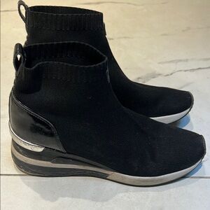 MICHAEL Michael Kors Black Sneakers Sleek Design